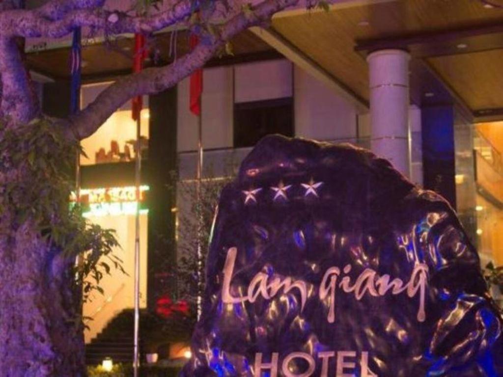 Lam Giang Hotel Vinh Extérieur photo