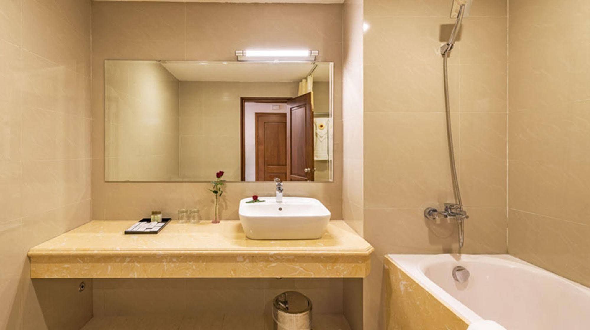 Lam Giang Hotel Vinh Extérieur photo