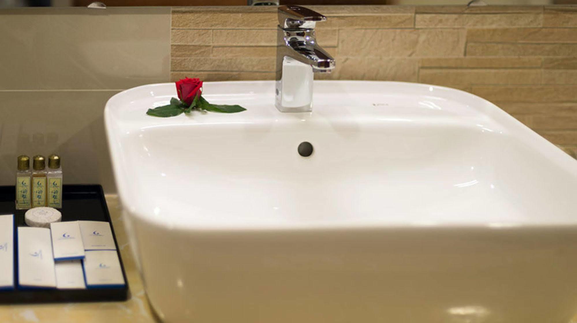 Lam Giang Hotel Vinh Extérieur photo