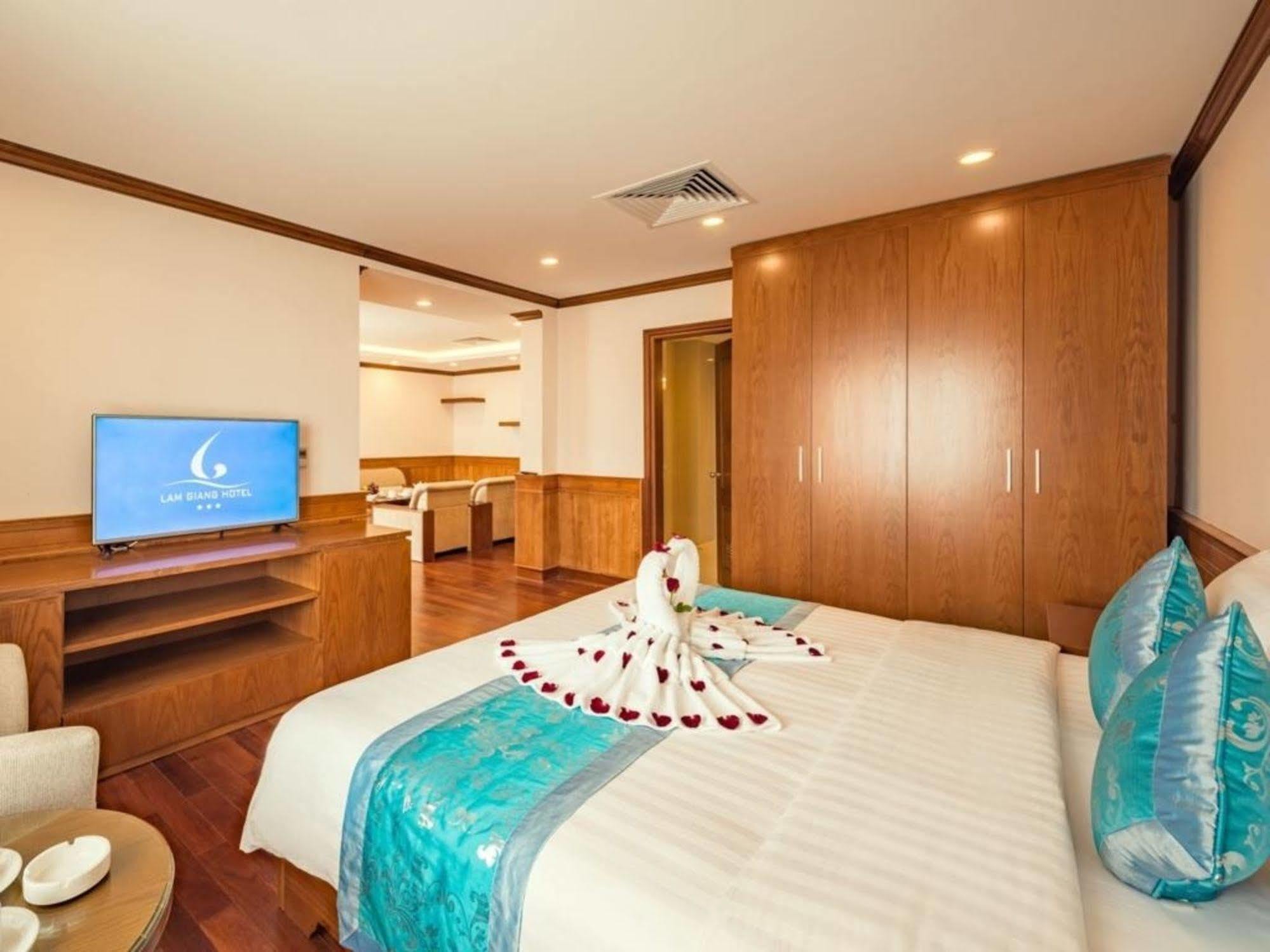 Lam Giang Hotel Vinh Extérieur photo
