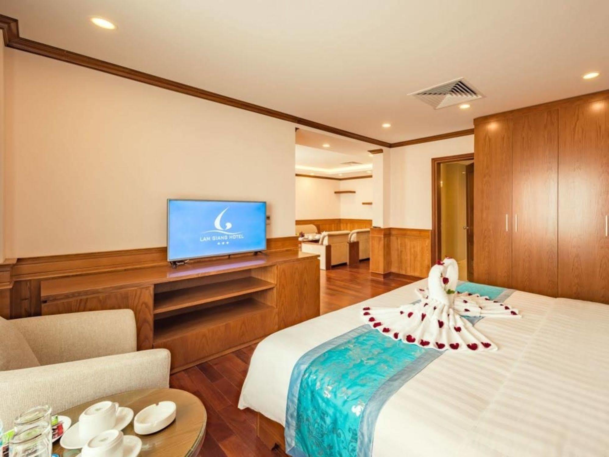 Lam Giang Hotel Vinh Extérieur photo