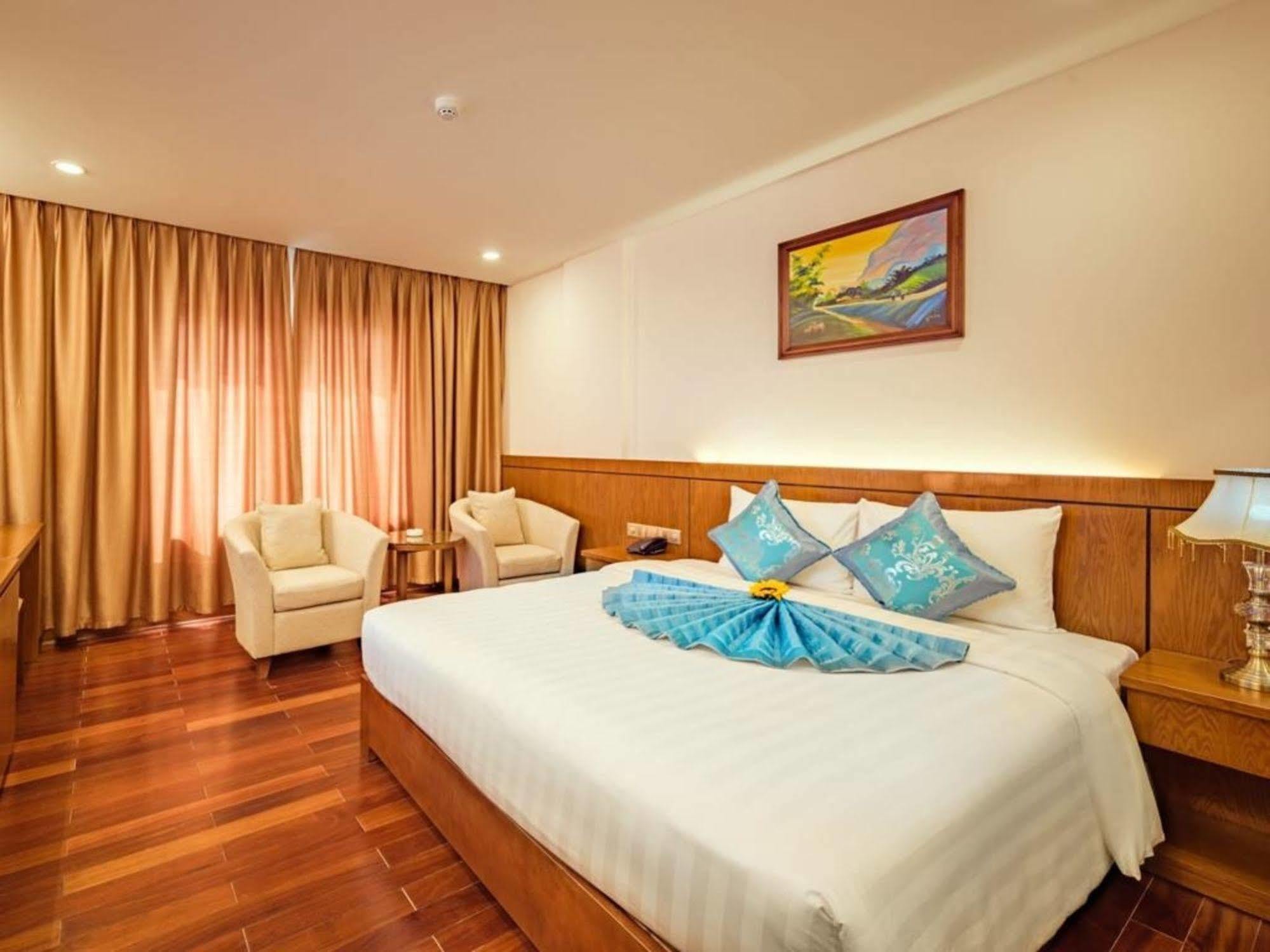 Lam Giang Hotel Vinh Extérieur photo